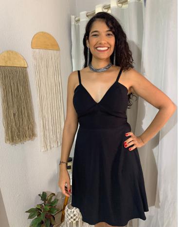 Vestido de store alcinha preto soltinho